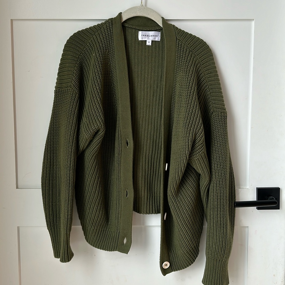 tradlands shelter cardigan in dark olive (euc- size M)